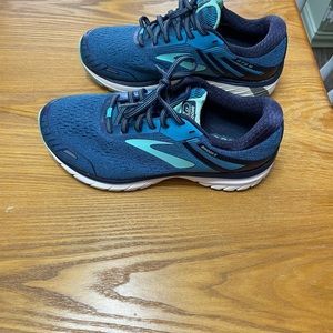 Brooks Women’s 9.5 2E Shoes in Deep Blue, Black & Aqua